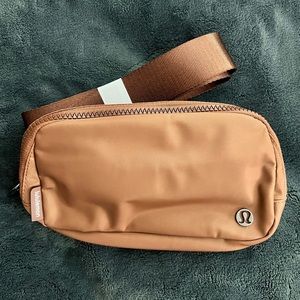 Lululemon Everywhere Belt Bag